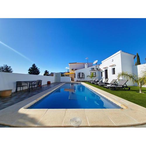 La Novela 4 - by Holiday Rentals Villamar