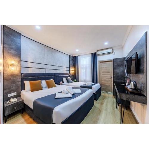 La Pazza Suites