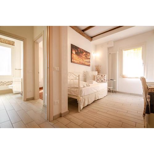 La Petroniana Home