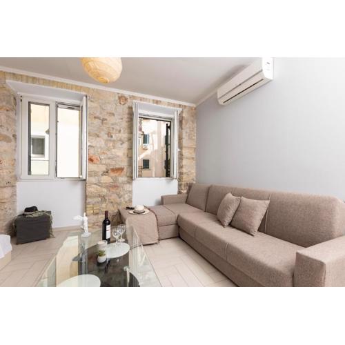 La Pietra Corfiot downtown apartment