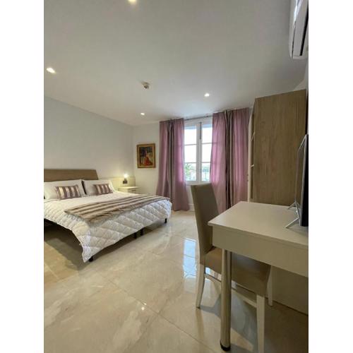 La Reggia Seaview Guesthouse