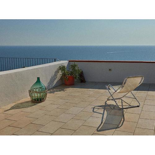 La Ripa-apartment on the cliff edge
