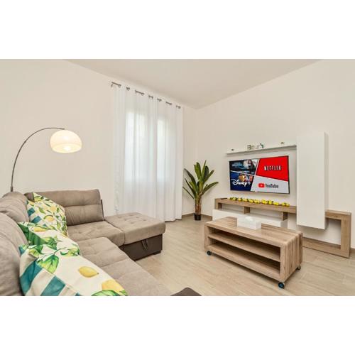 [LA SPEZIA] - New Home With Netflix & Free Parking