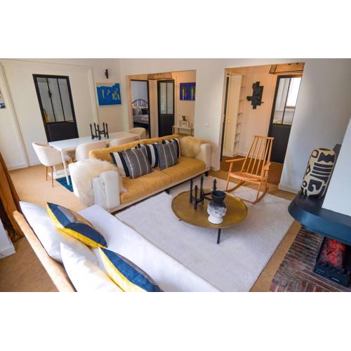 La Suite 108