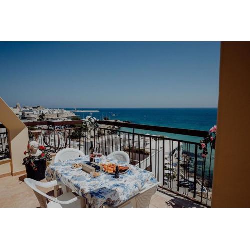 La terrazza sul mare by MONHOLIDAY