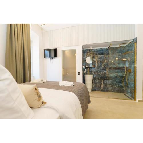 La Vie Hydra Luxury Suites