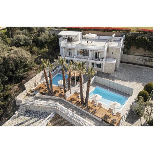 La Vista Residence - 5 BDS, 2 private swimming pools, stunning sea views only 10 minutes from Corfu Town\