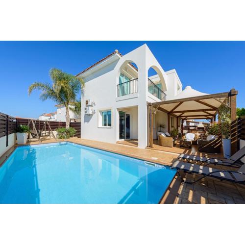 La Vita Villa #1