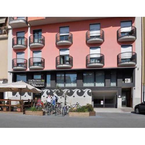 Lacroma Bio Hotel & Apartments