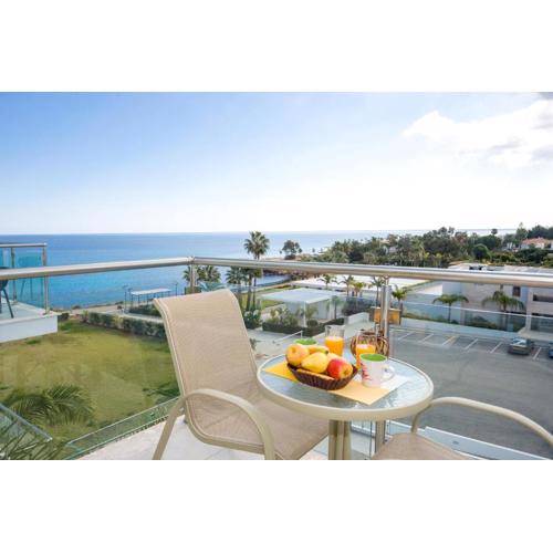 LAILA - Coralli Beachfront Apartment