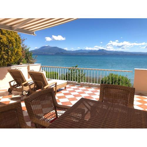 Lake Front Luxury Apartment