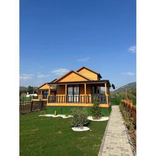 Lake House Kayacık