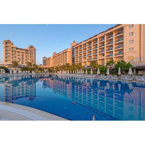 Lake River Side Hotel Spa