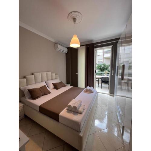 Lake View Apartment Tirana parking free