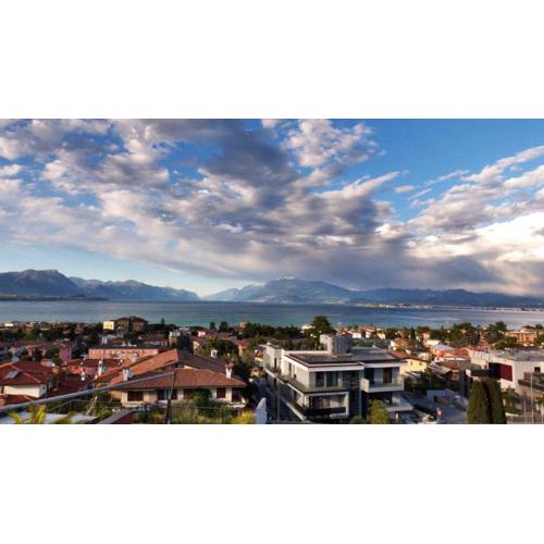 Lake View Penthouse Desenzano