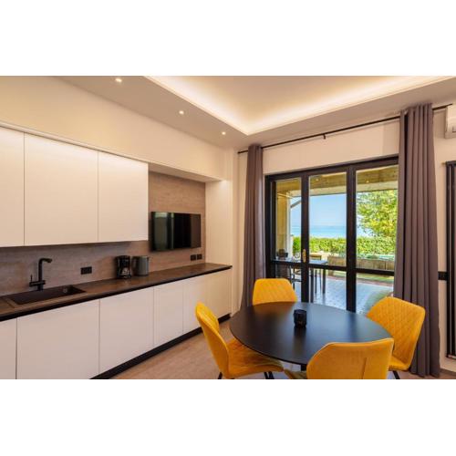 Lakeview Apartment Primea