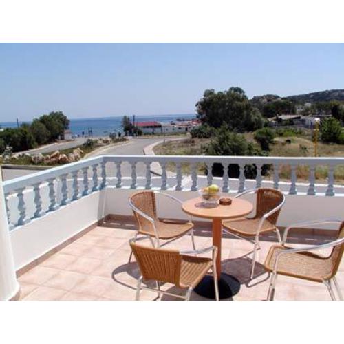 Lakis Apartments