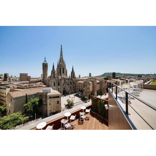 Lamaro Hotel