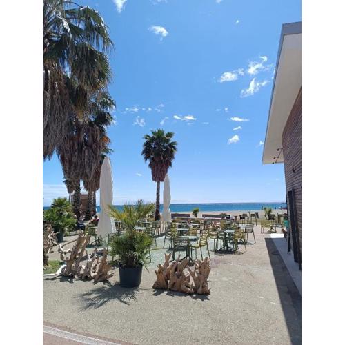 LAMBERTI Beach Apartment - 150 m from the sea - just renewed - WIFI