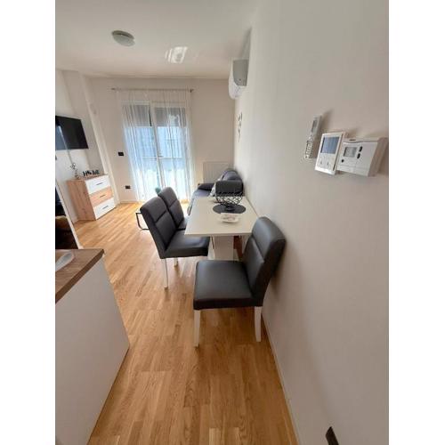 Lana apartment with private parking