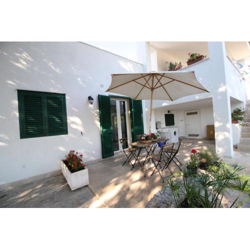 Landhaus In Monopoli Mit Privatem Garten