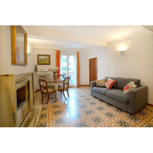 Lara nice apartment 100m from Piazza del Campo