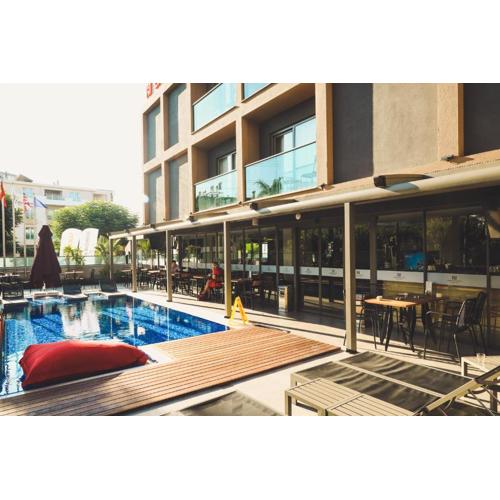 Laren Sea Side Hotel Spa