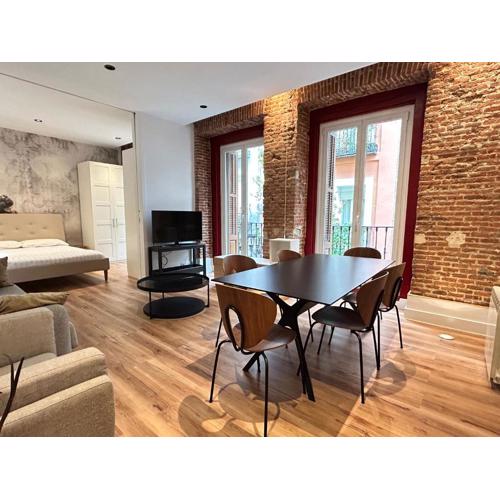 Large 2 Bedroom near Gran Via