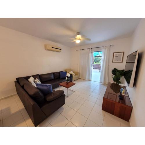 Large 2-bedroom townhouse with patio, 200Mbps WiFi