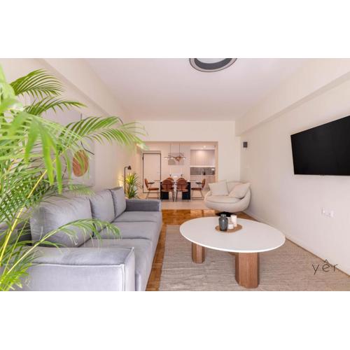 Large 2Bedroom, 2Bathroom Flat with Dining Space & Free Parking