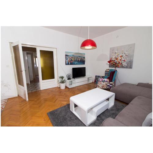 Large apartment between Split and Trogir
