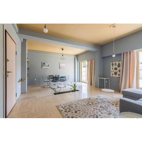 Large Apartment ideal for 5