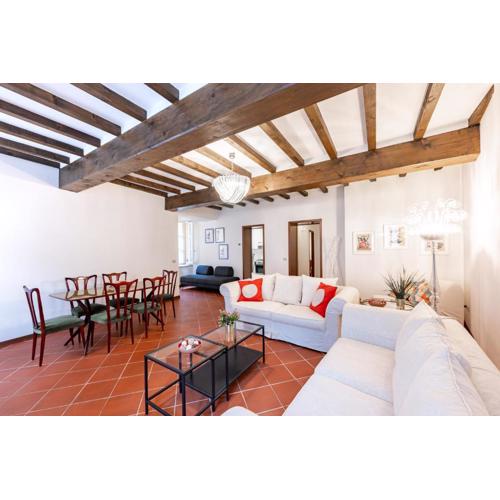 Large Apartment in the Historic Center of Parma