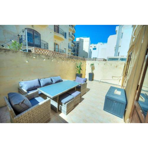 Large & cozy flat, spacious yard, near beach PMIC1-2