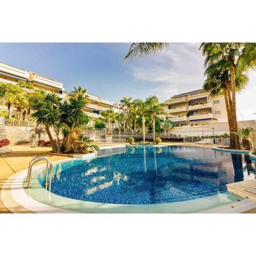 Large Direct Ocean Front 4bd Apartment