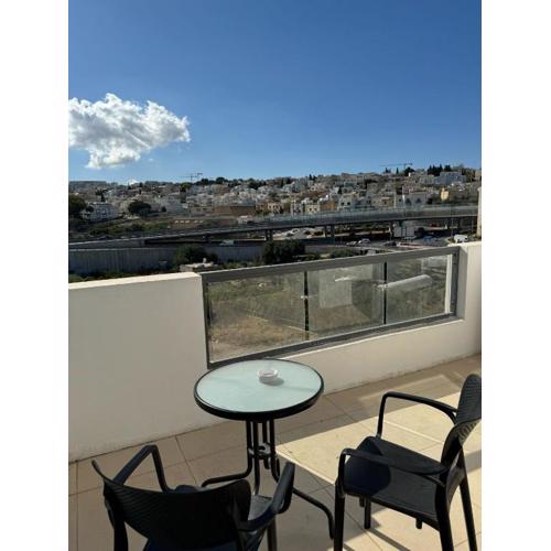 Large Penthouse In Cenrtal Area