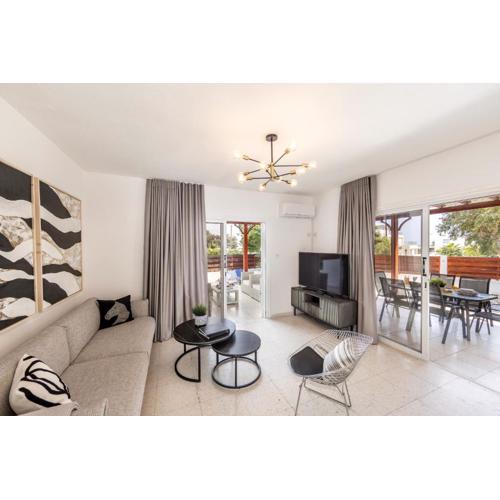 Larnaca Seaside Villa Marina 44