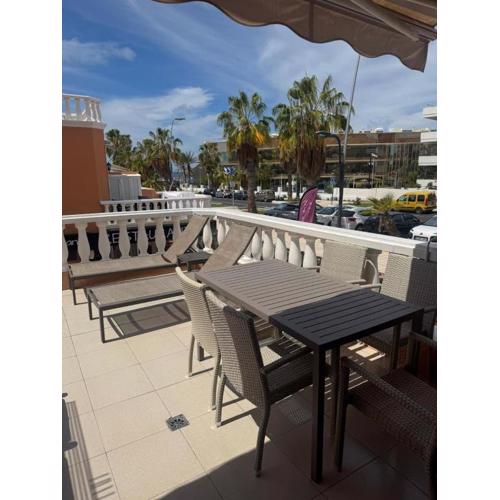 Las Americas 1-Bed Apt Sleeps 5 Pool Parking