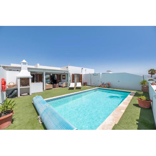 Las Buganvillas