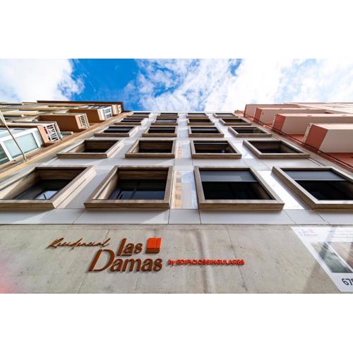 Las Damas 1D - by Singular Holidays