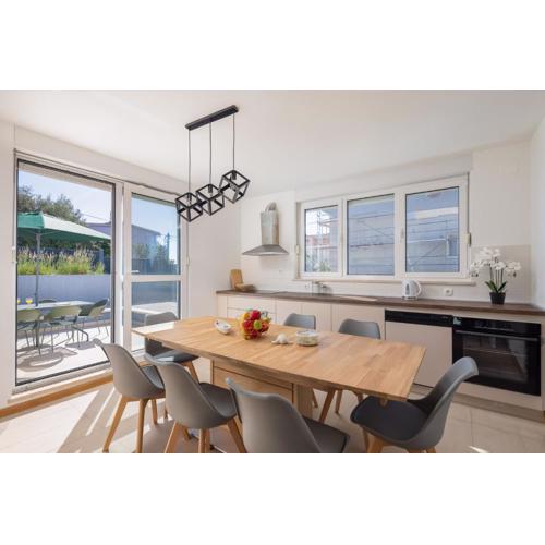 Lasta Suite Apartment - Private parking x2