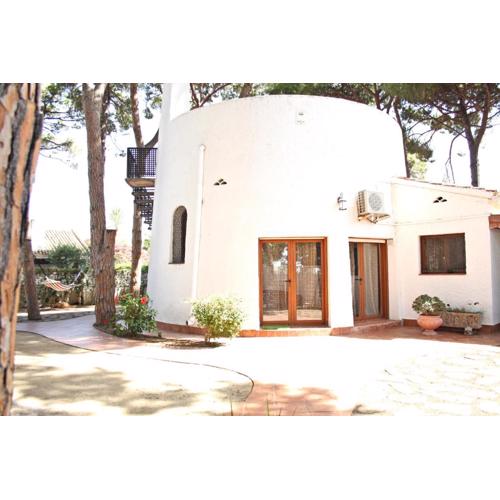 LaTorre seafront villa