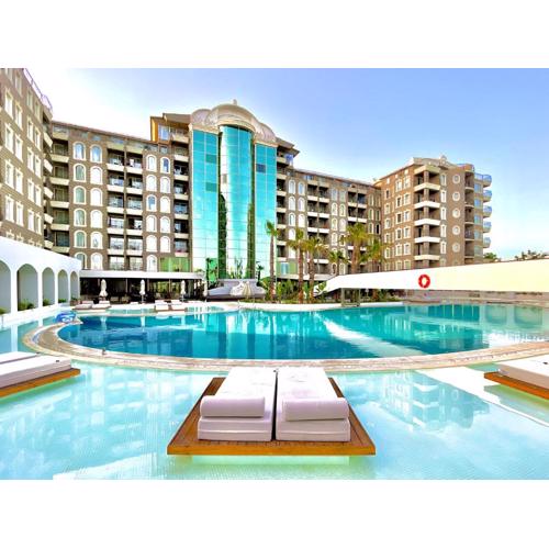 LAUR HOTELS Experience & Elegance