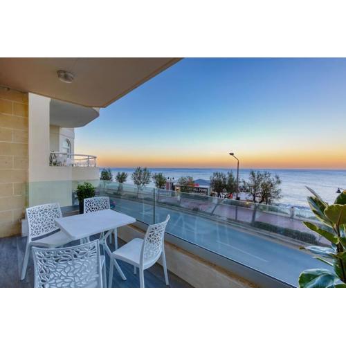 Lavish Sea View Apt In the heart of Sliema
