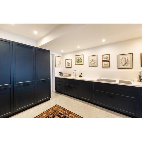 Lavish Seafront Apartment