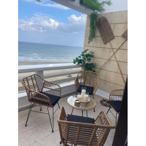 Lazuli Sea View Beachfront Ap 253