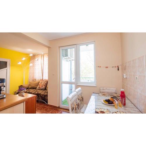 Lazur Burgas 102