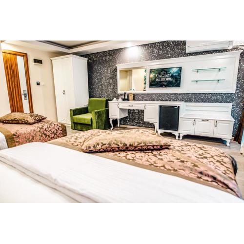 Lazz City Hotel