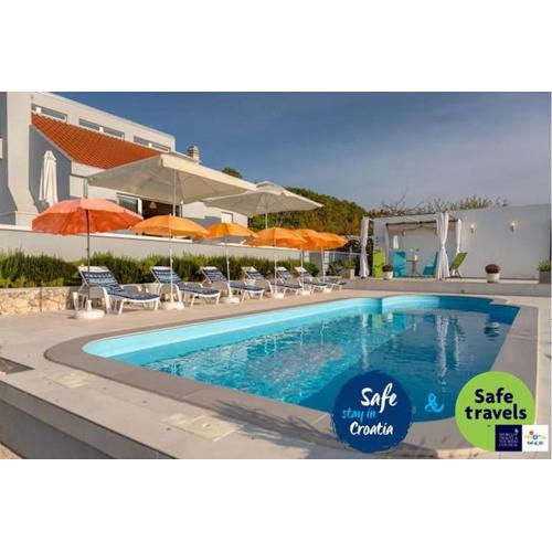 LCT Holiday Home Mia