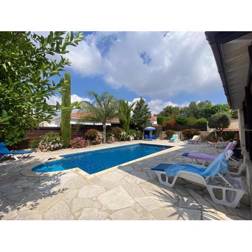 LE CAROUBIER splendid 3 bedrooms bungalow